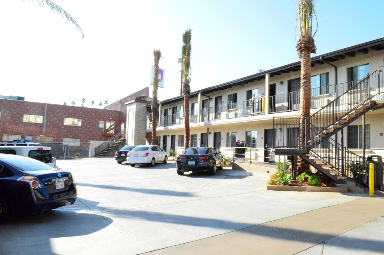 Tuscan Garden Inn Los Angeles Bagian luar foto