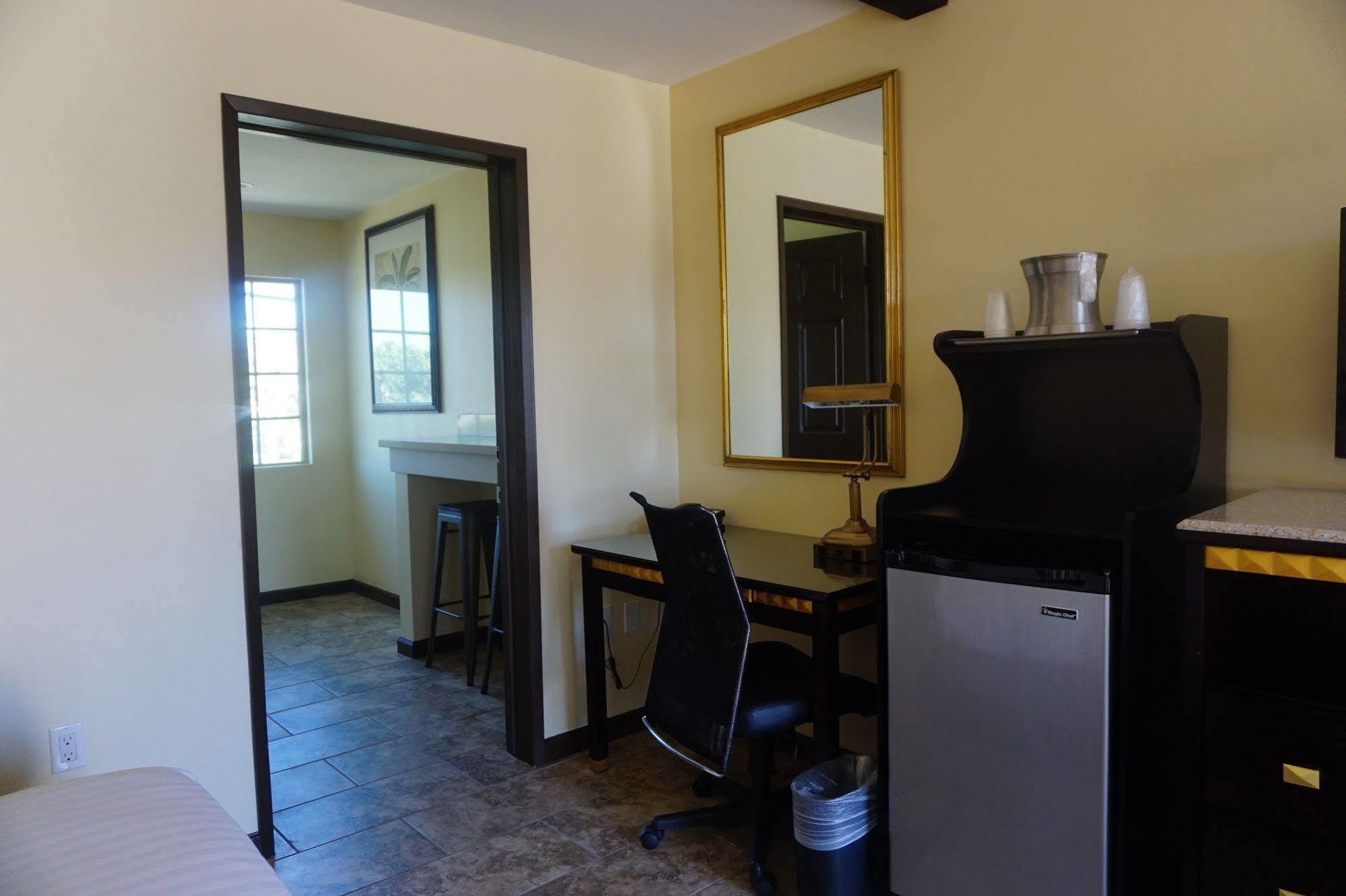 Tuscan Garden Inn Los Angeles Bagian luar foto