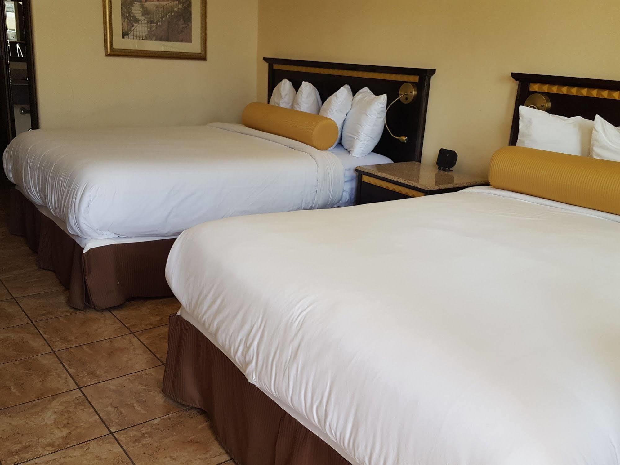 Tuscan Garden Inn Los Angeles Bagian luar foto