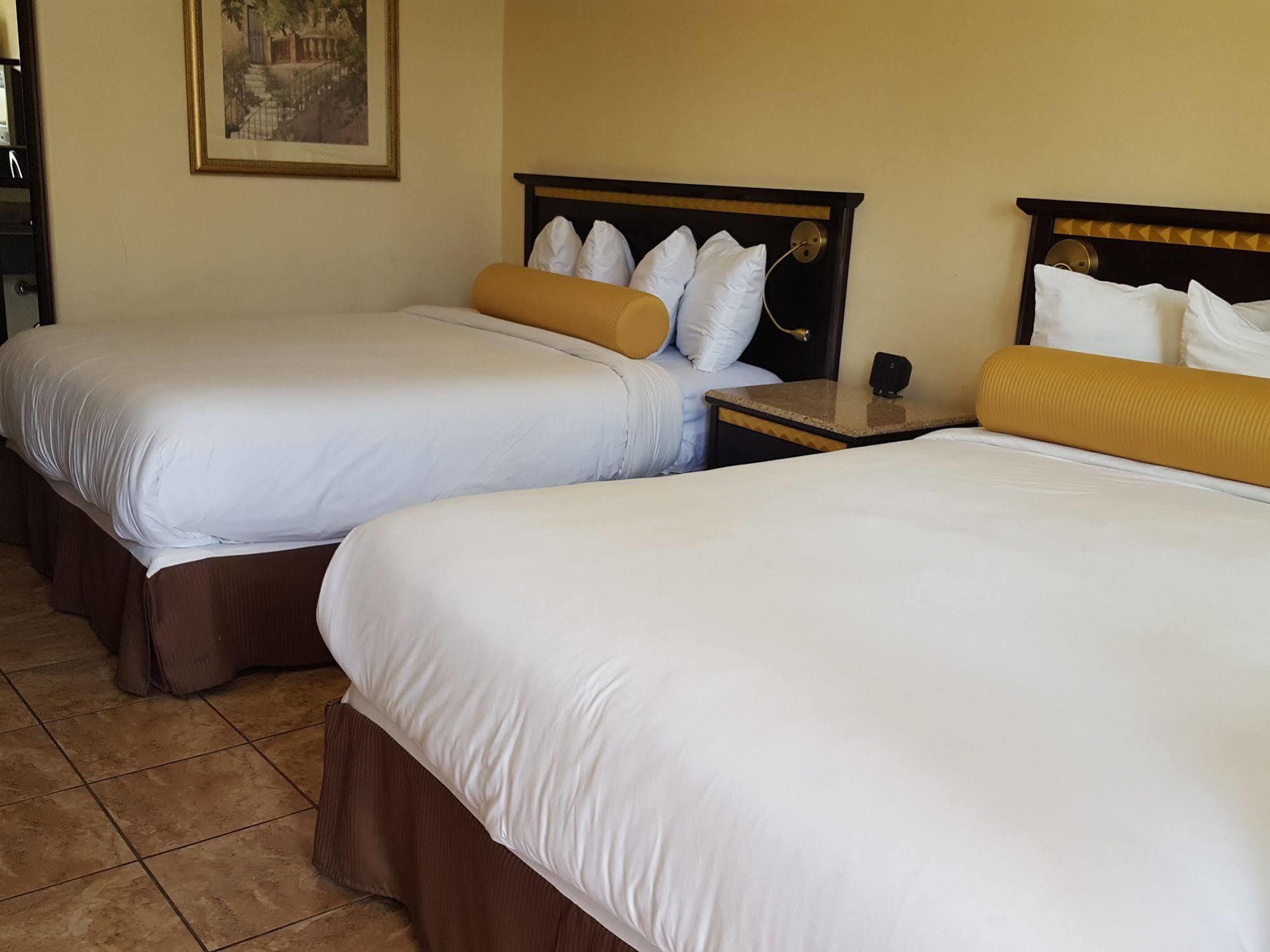 Tuscan Garden Inn Los Angeles Bagian luar foto