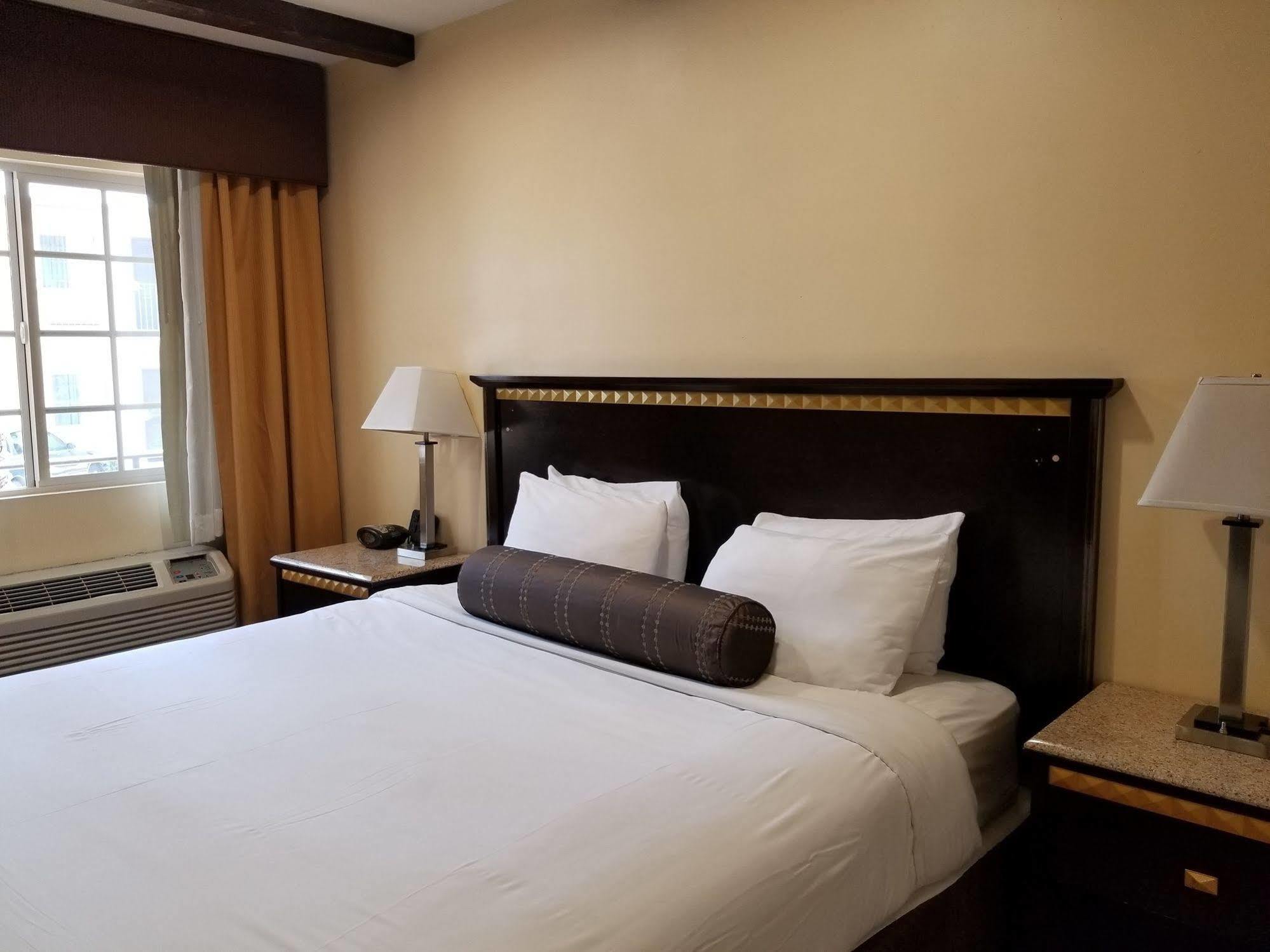 Tuscan Garden Inn Los Angeles Bagian luar foto