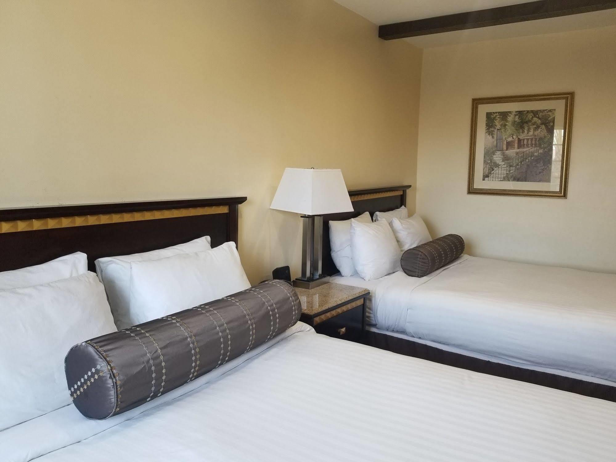 Tuscan Garden Inn Los Angeles Bagian luar foto