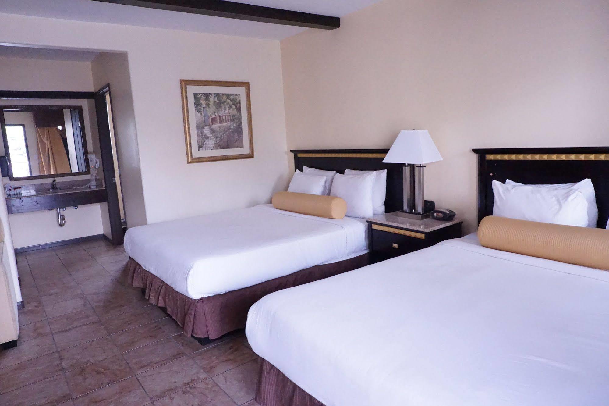 Tuscan Garden Inn Los Angeles Bagian luar foto